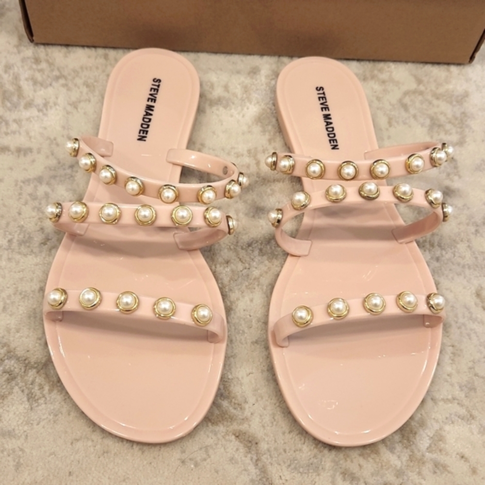 NIB Steve Madden Yalsa Blush/Pearl Embellishments Jelly Sandals